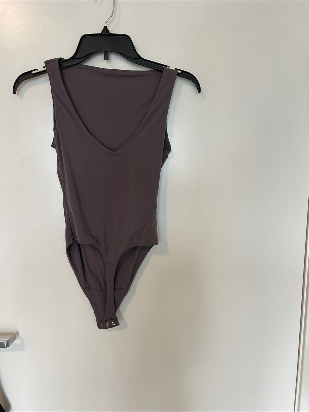 Auden Sleeveless V-Neck Bodysuit in Mauve